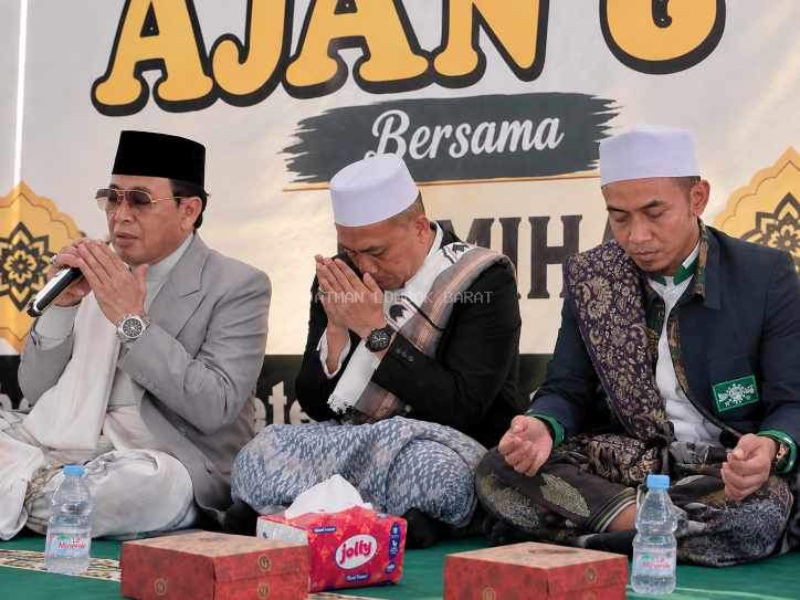 KH. Muammar ZA Hadiri Dua Pesantren di Lombok Barat, Ribuan Jamaah Padati Pembukaan Safari Haul